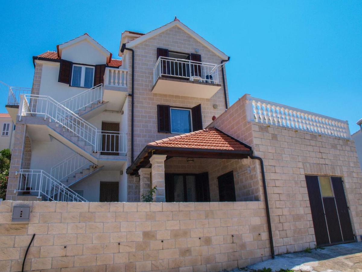 Apartments Vukovic Postira Exterior foto